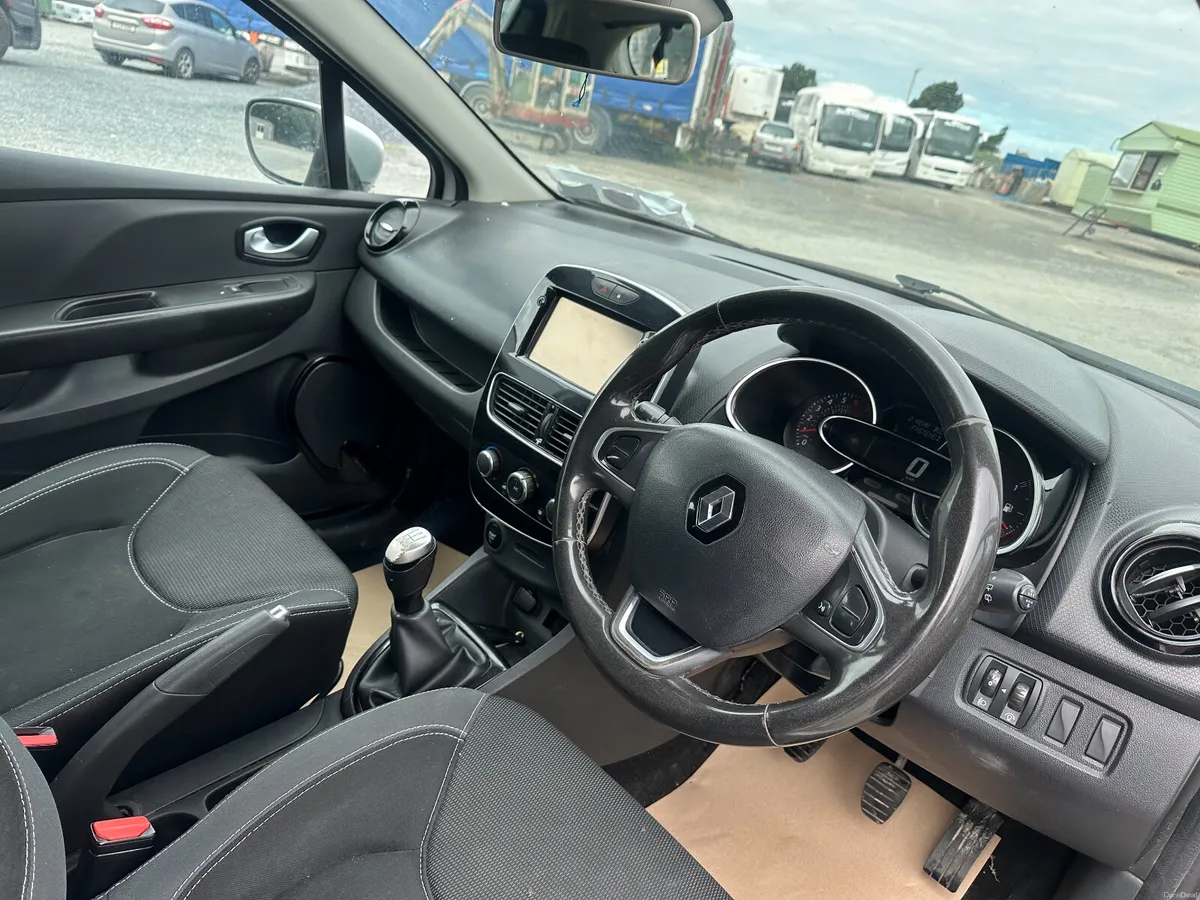 Renault Clio 2018 Manual petrol - Image 6