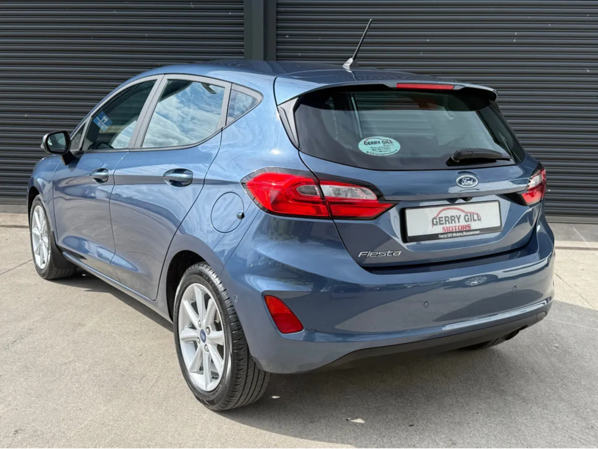 Ford Fiesta TREND CONNECTED 1.1L 75BHP  * REVERSE - Image 5