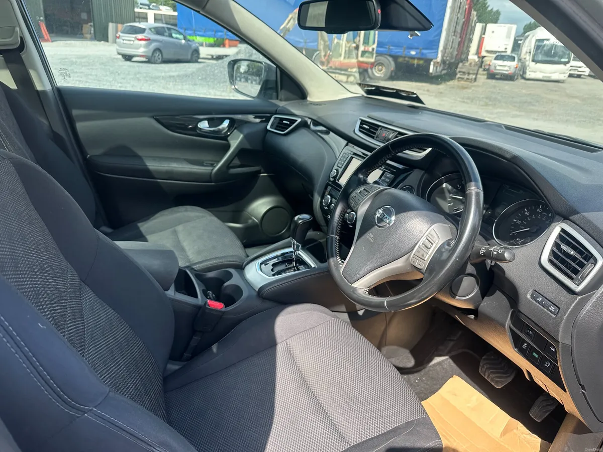 Nissan Qashqai 2017 Automatic petrol - Image 6