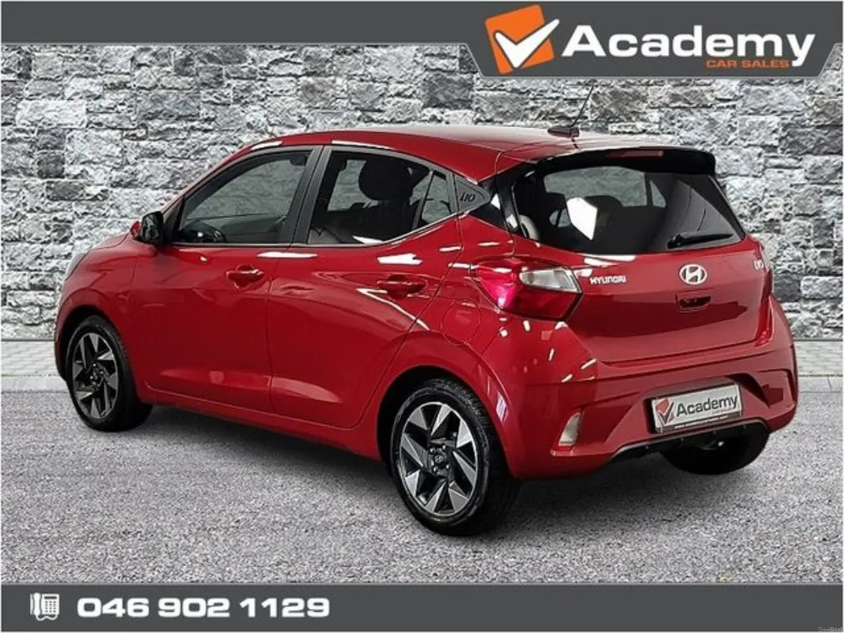 Hyundai i10 Deluxe Plus 5DR - Image 3