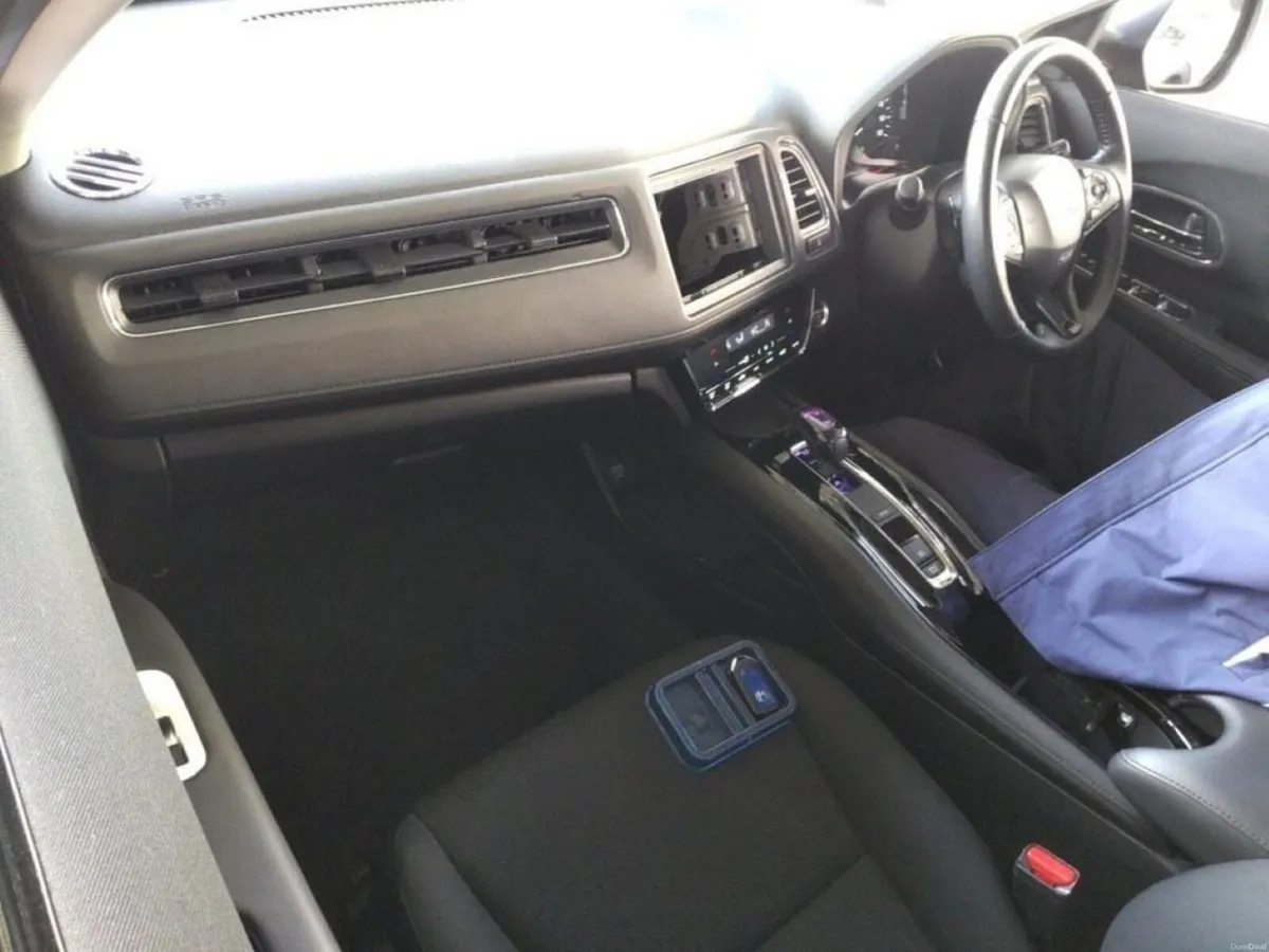 Honda Vezel 1.5 HYBRID AUTOMATIC - FACTORY ALLOYS - Image 3