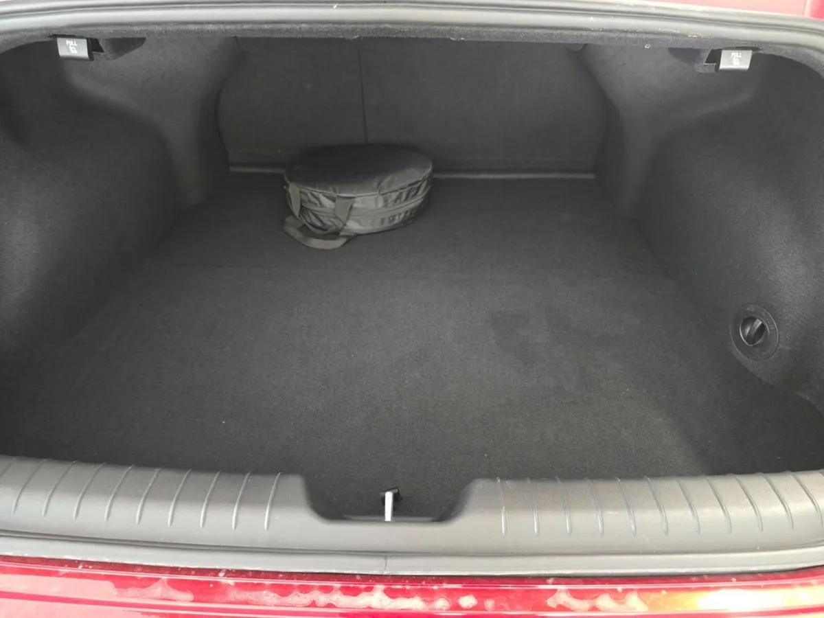 Hyundai IONIQ 6 Elegance 77KW * Automatic * Huge R - Image 6
