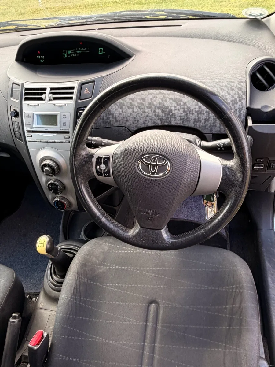 Toyota Yaris 2006 - Image 6