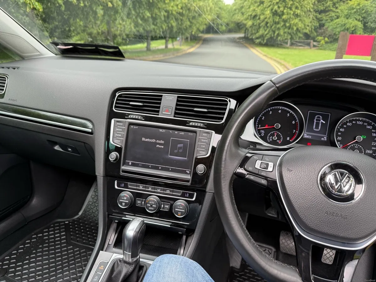 Volkswagen Golf 1.4 Variant R-Line Panoramic roof - Image 5