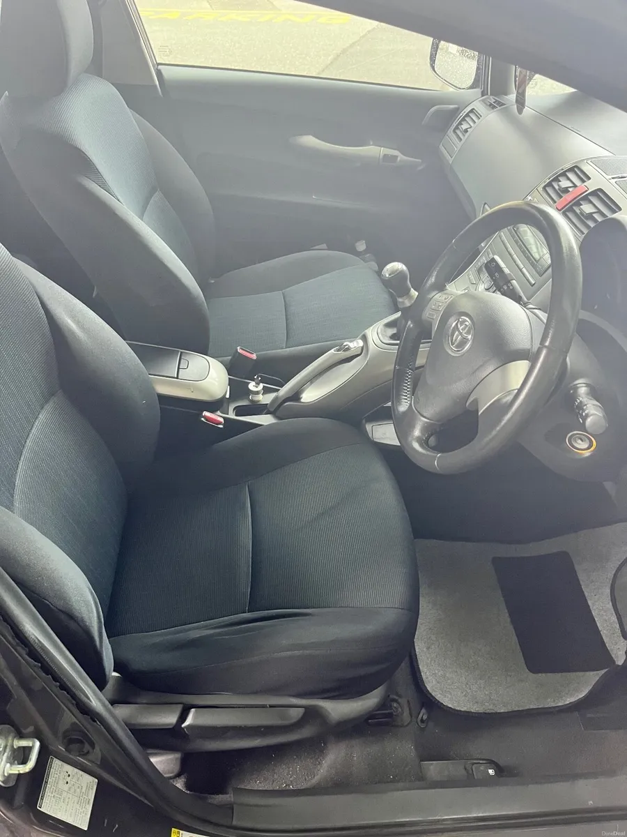 Toyota Auris 2009 - Top Specification - Image 4