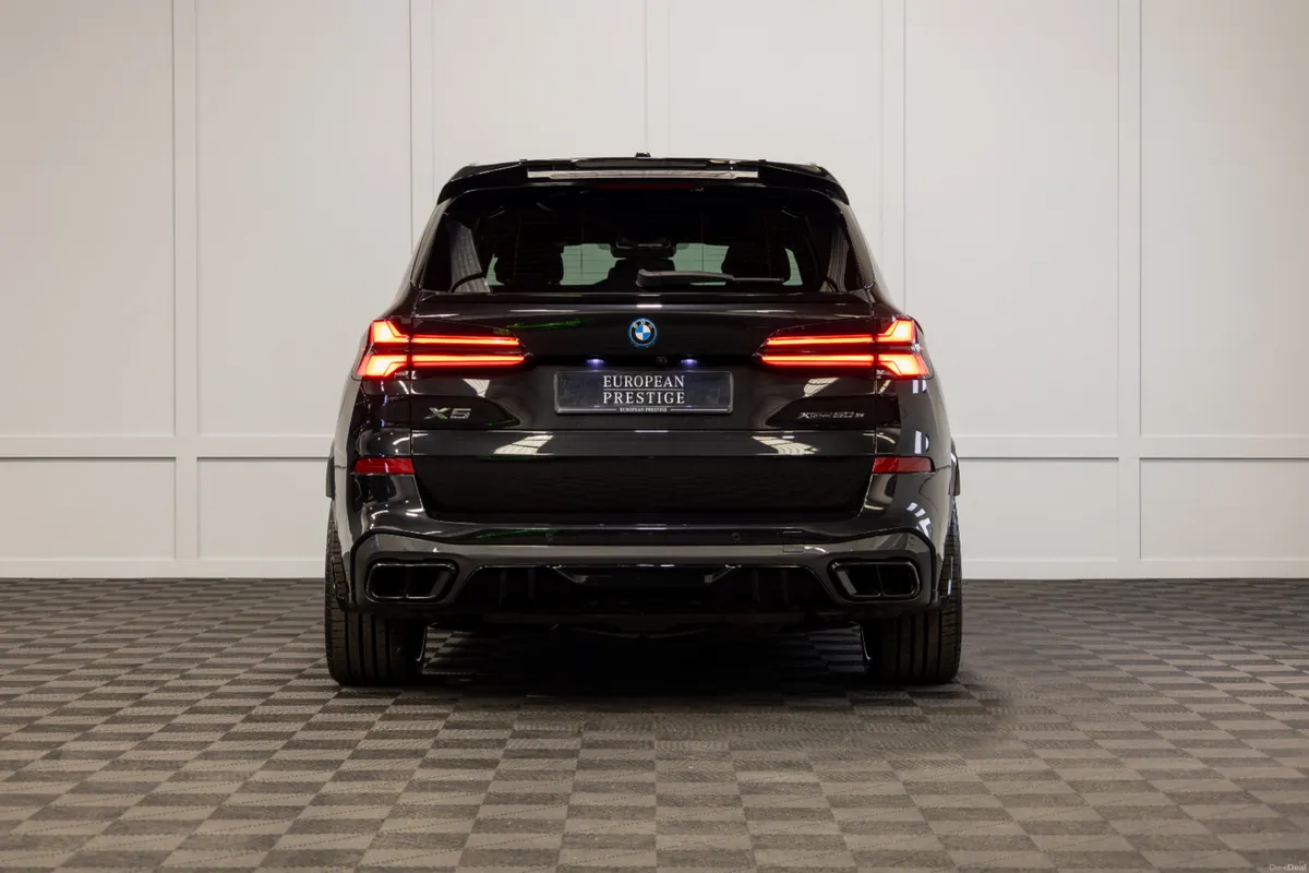2025 BMW X5 X-Drive 50e M-Sport - Image 5