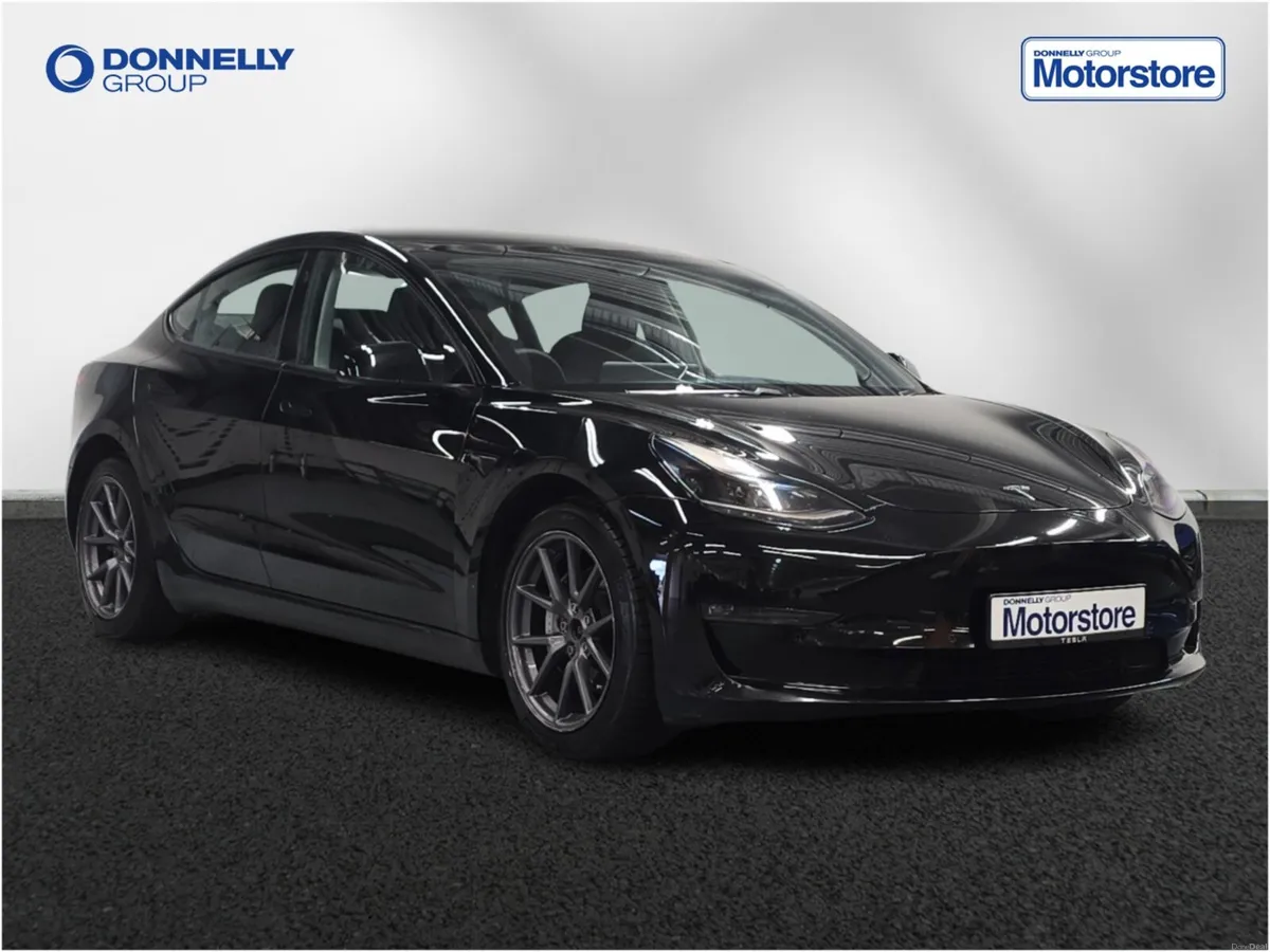 Tesla Model 3 Saloon Long Range - Image 1