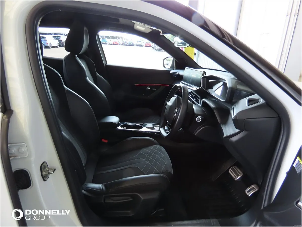 Peugeot 2008 E- Electric Estate GT Premium - Image 4