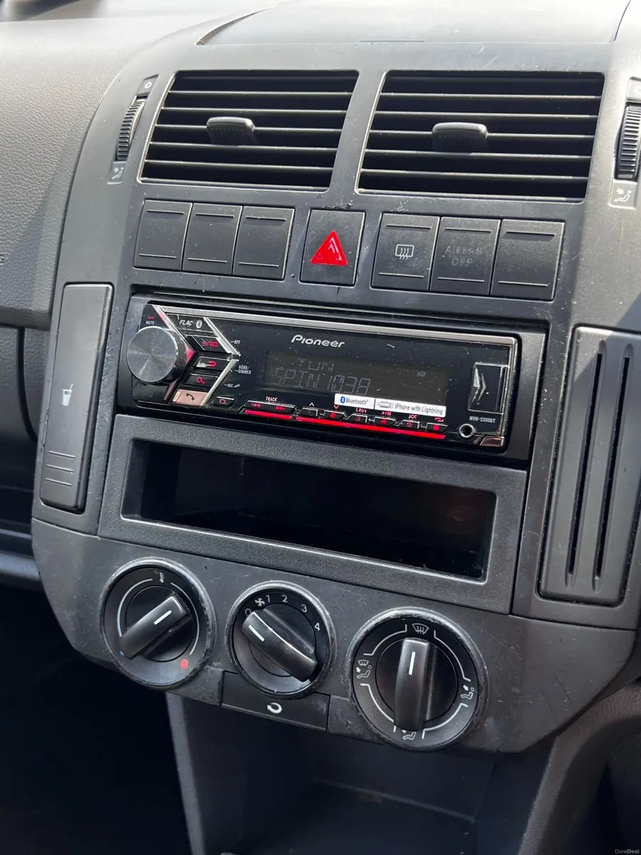 Volkswagen Polo 2007 - Image 2