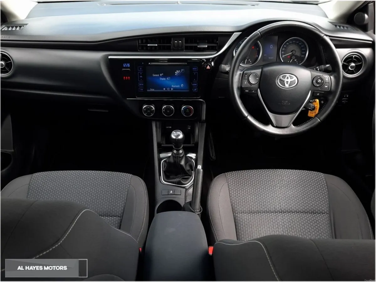 Toyota Corolla **1 OWNER** LIKE NEW**D-4D**LUNA** - Image 2