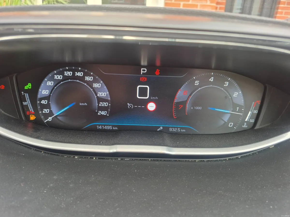 Peugeot 5008 2018 - Image 2