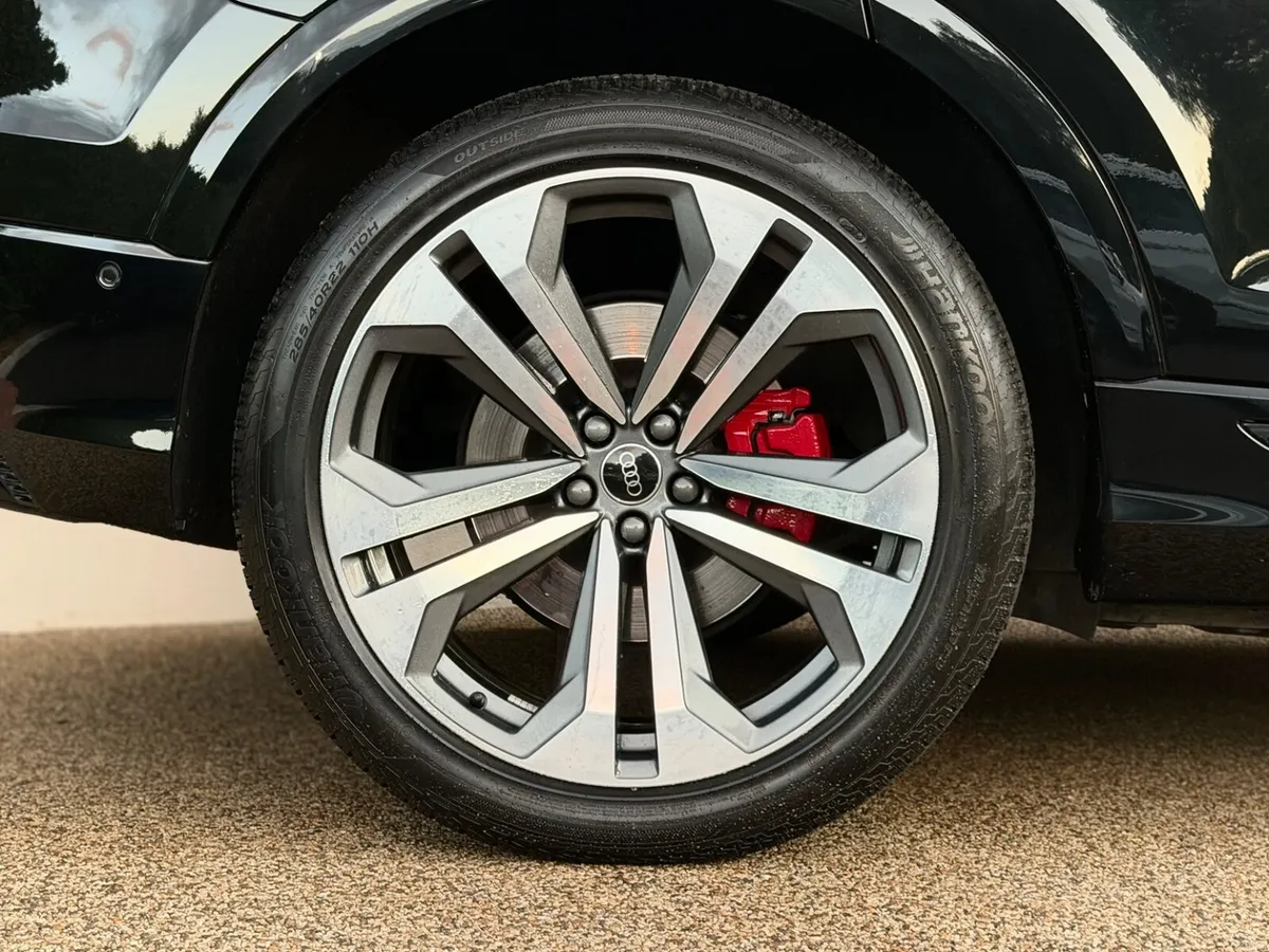 231D Audi Q8 S Line 50 TDI 286BHP PAN ROOF - Image 5