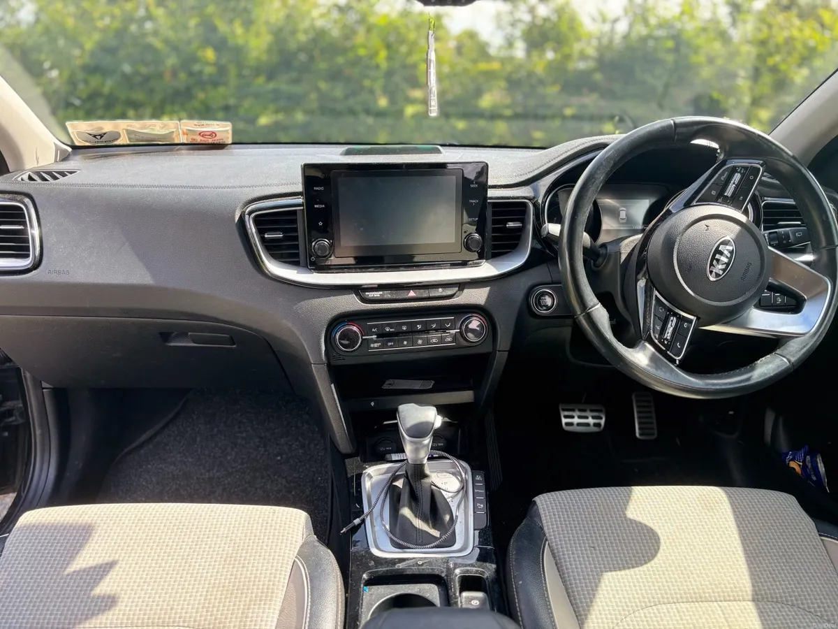 2021 (211) Kia Ceed Sportswagon 1.6 PHEV Automatic - Image 5