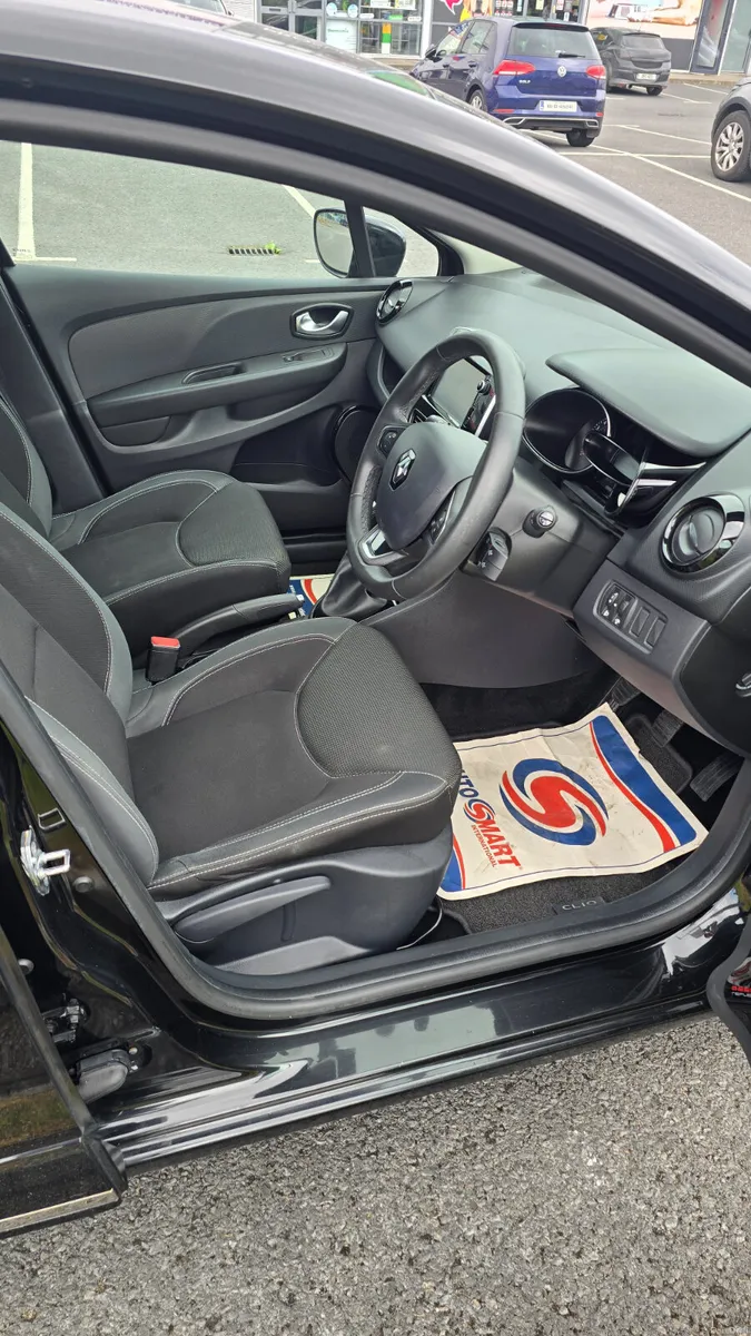 Renault Clio 2018 - Image 5