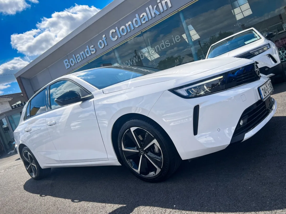 Manual Petrol High Spec Low Kms As New On Sale - Image 1
