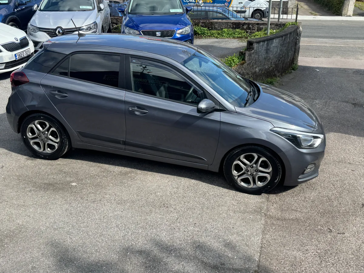 Hyundai i20 Deluxe lovely car - Image 2