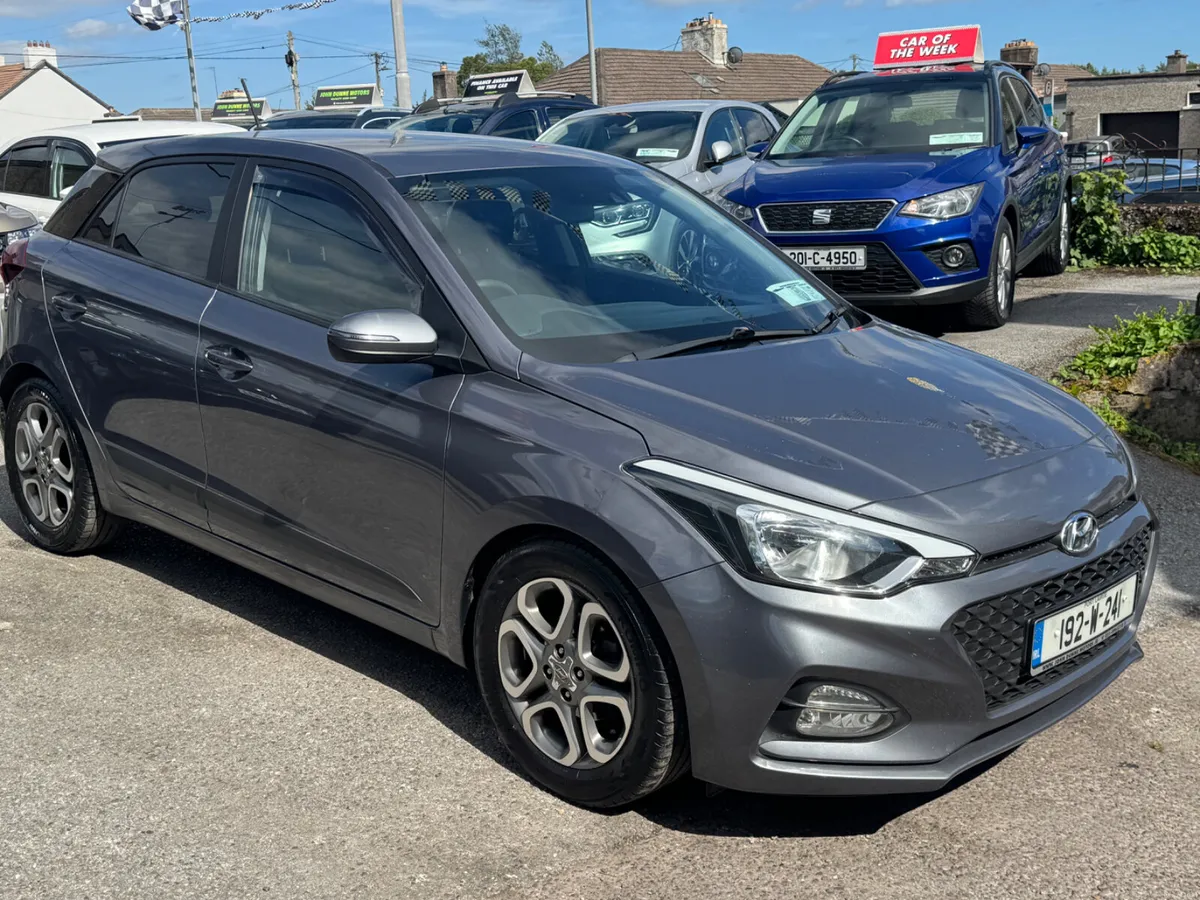 Hyundai i20 Deluxe lovely car - Image 4