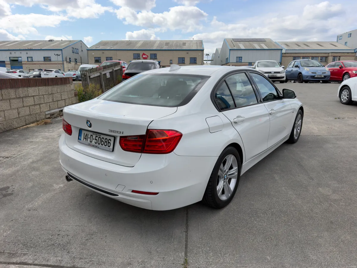 BMW 320i  2014 SPORTS - Image 5
