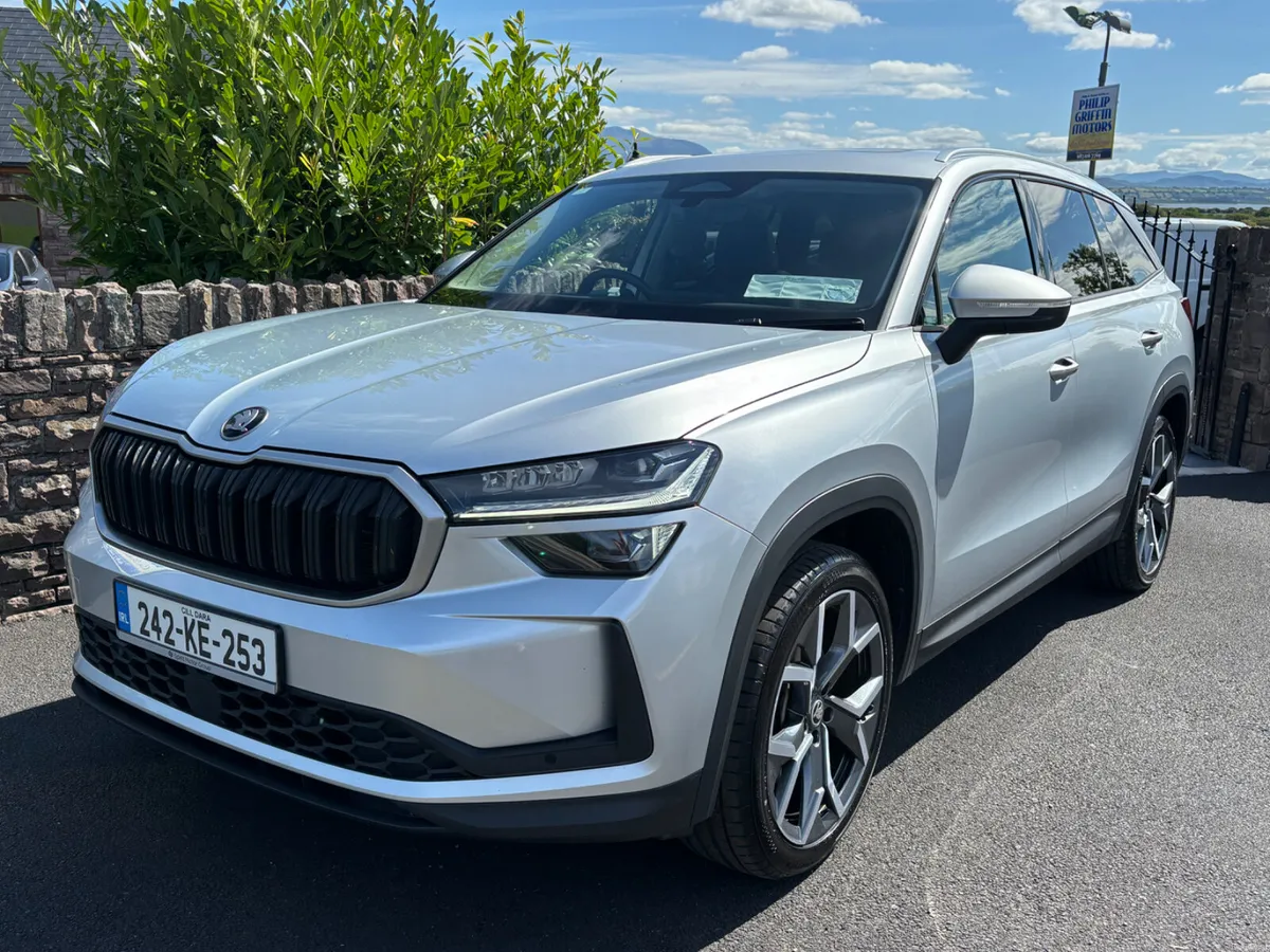 SKODA KODIAC SELECTION + FULL LEATHER AND PAN ROOF - Image 2