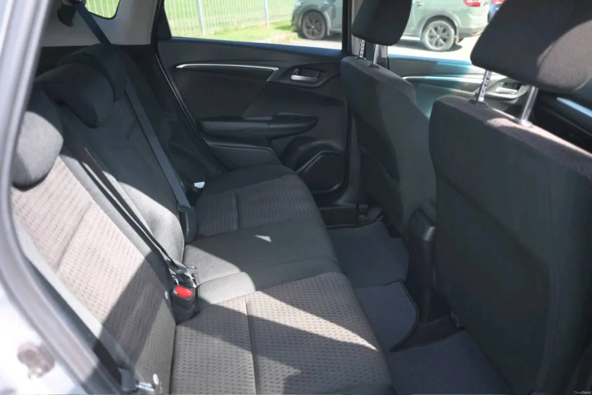 2019 Honda Fit/Jazz — Only 67 km —1.5 Hybrid Auto - Image 5