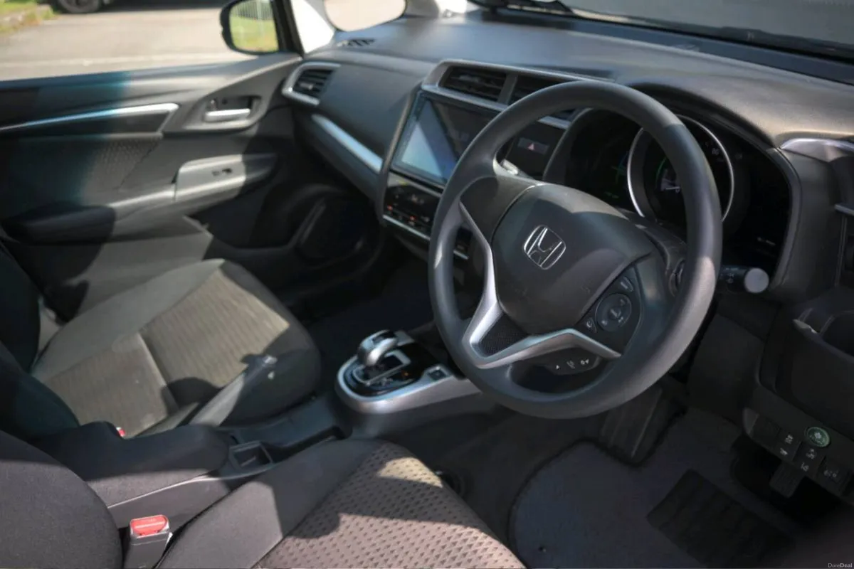 2019 Honda Fit/Jazz — Only 67 km —1.5 Hybrid Auto - Image 6
