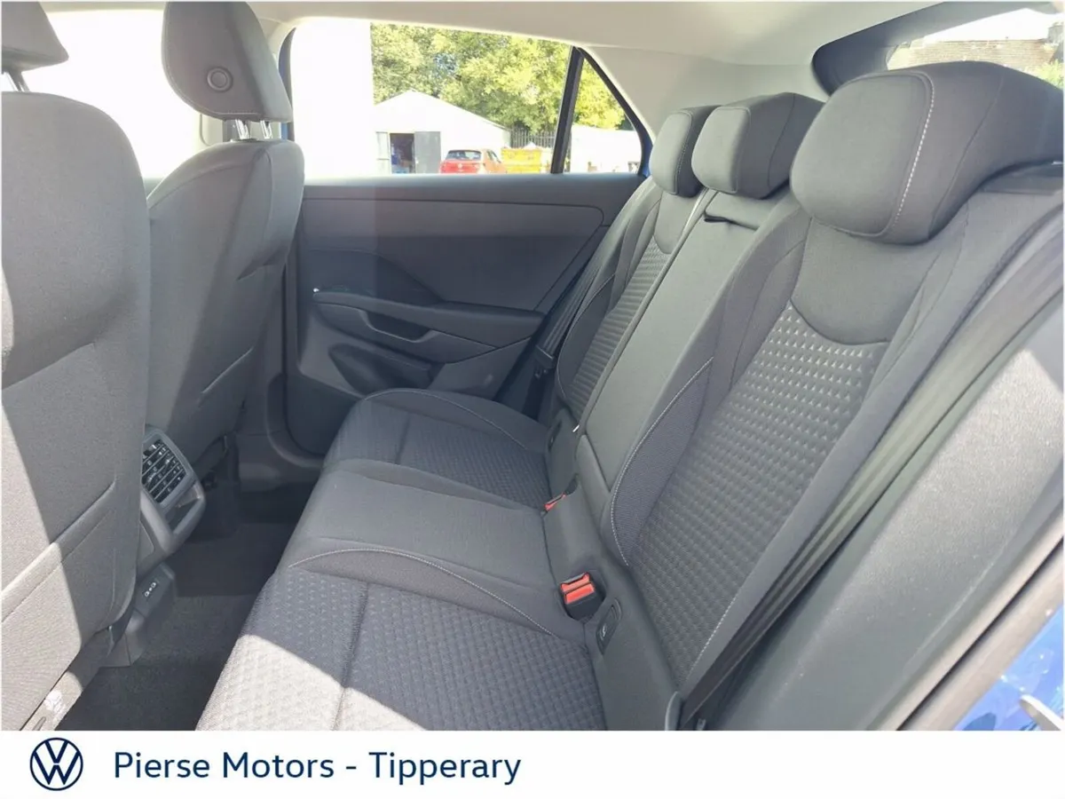 Volkswagen T-Roc LIFE 1.5TSI 116HP MHEV - Image 6