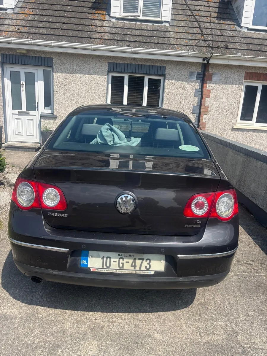 Volkswagen Passat 2010 - Image 4
