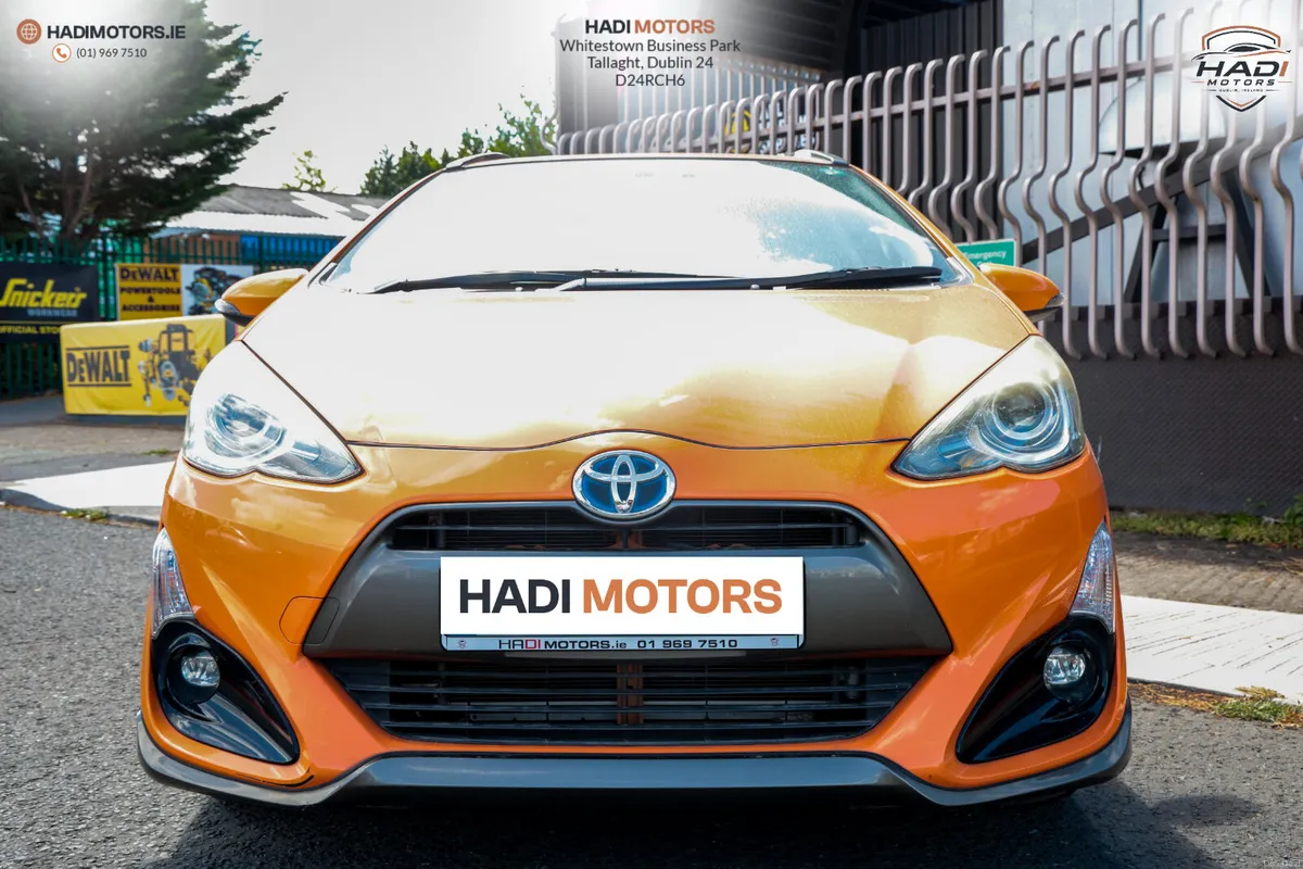 2015 Toyota aqua Orange (URBAN) - Image 1