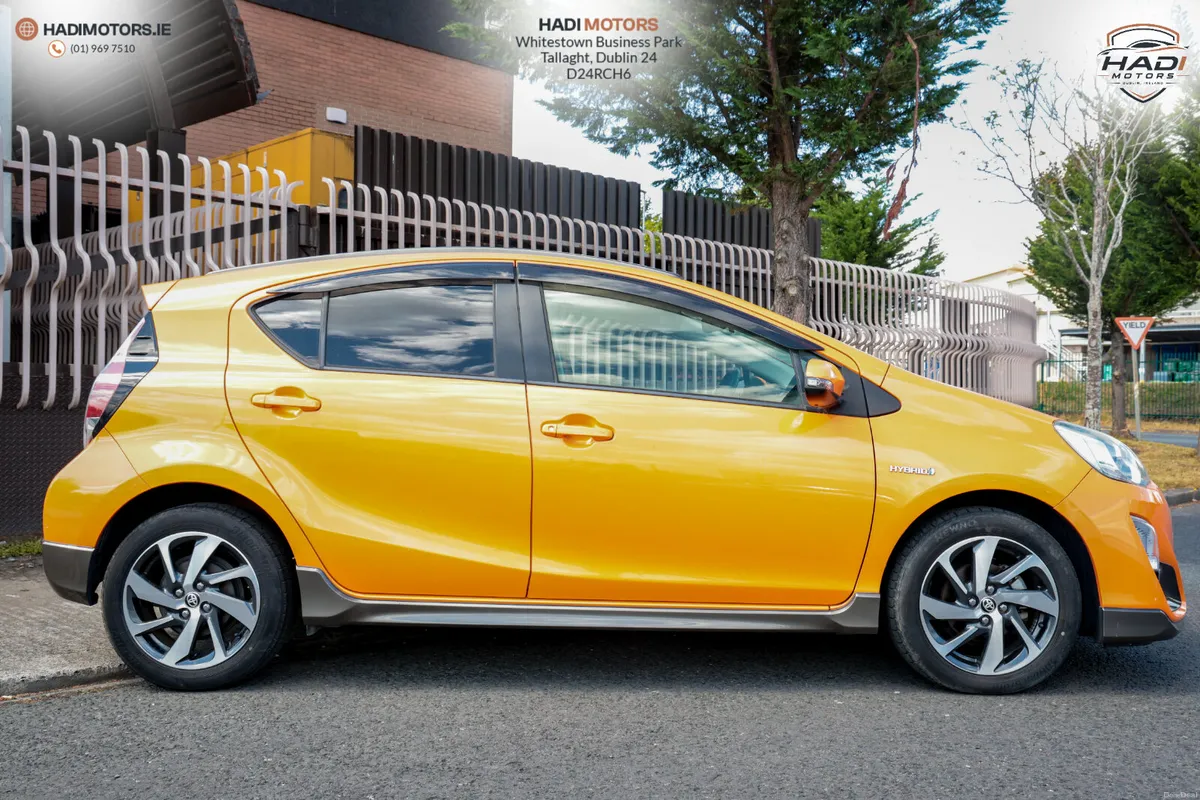 2015 Toyota aqua Orange (URBAN) - Image 3