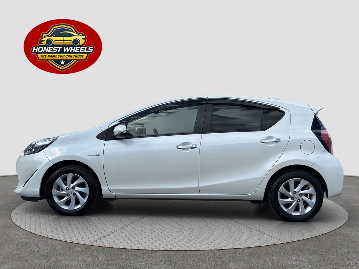 2019 Toyota Aqua 1.5 Petrol Hybrid Automatic - Image 4
