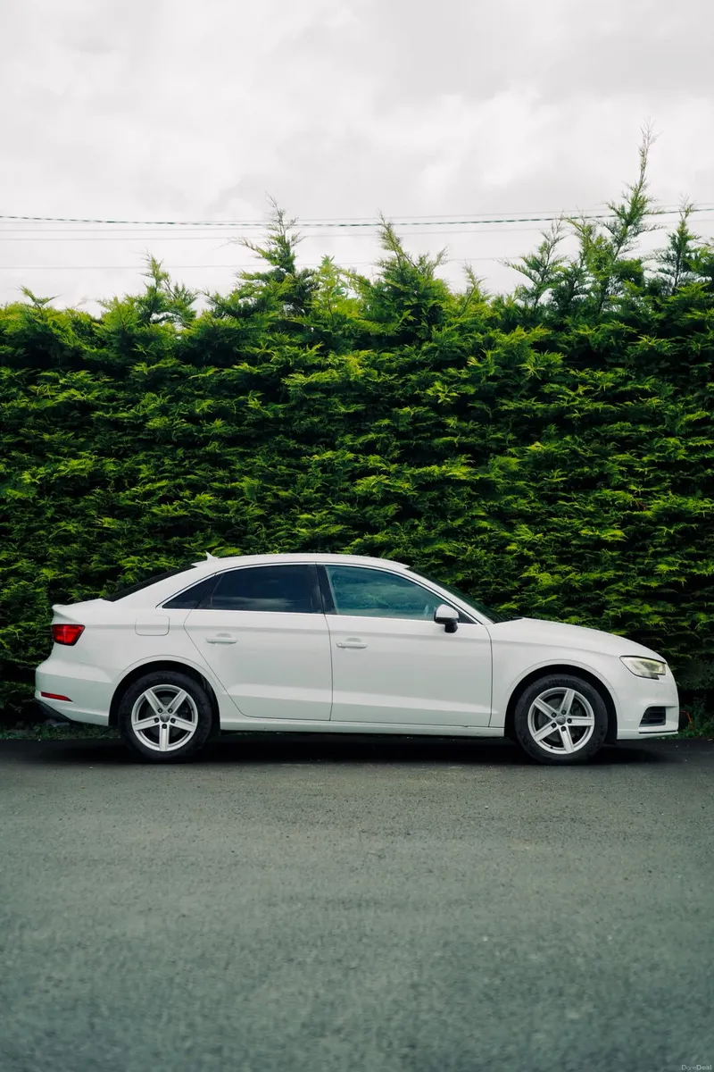 Audi A3 Sedan 1.4 TFSI 2017 - Image 4