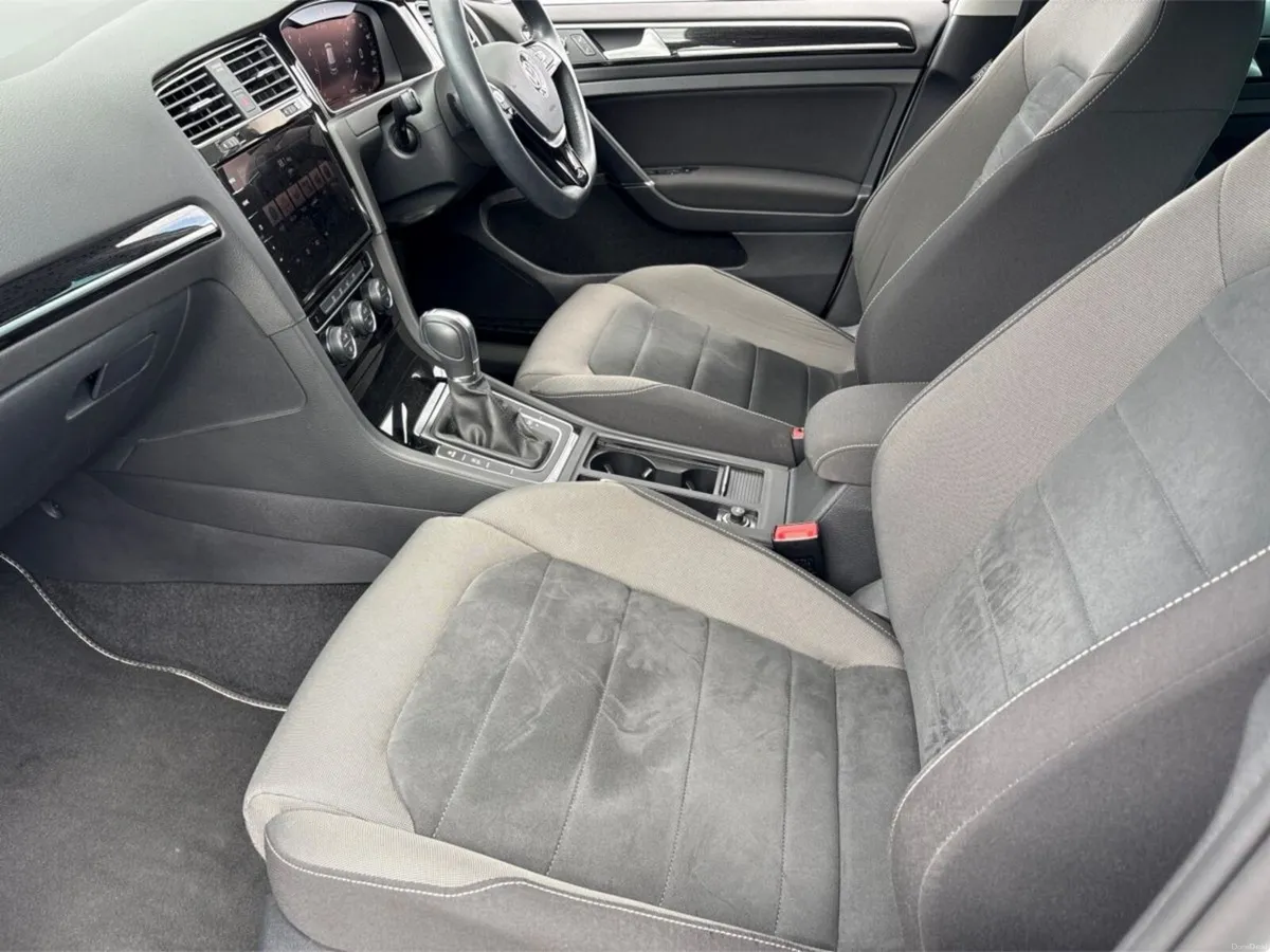 Volkswagen Golf Highline TSI Tech Ed DSG (Key 17) - Image 4