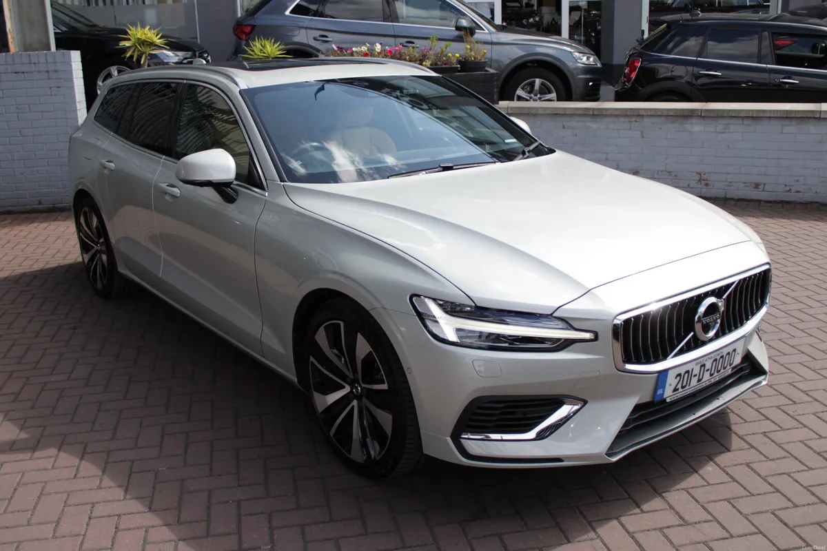 2020 VOLVO V60 T8 AWD INSCRIPTION 5DR ESTATE AUTO - Image 2