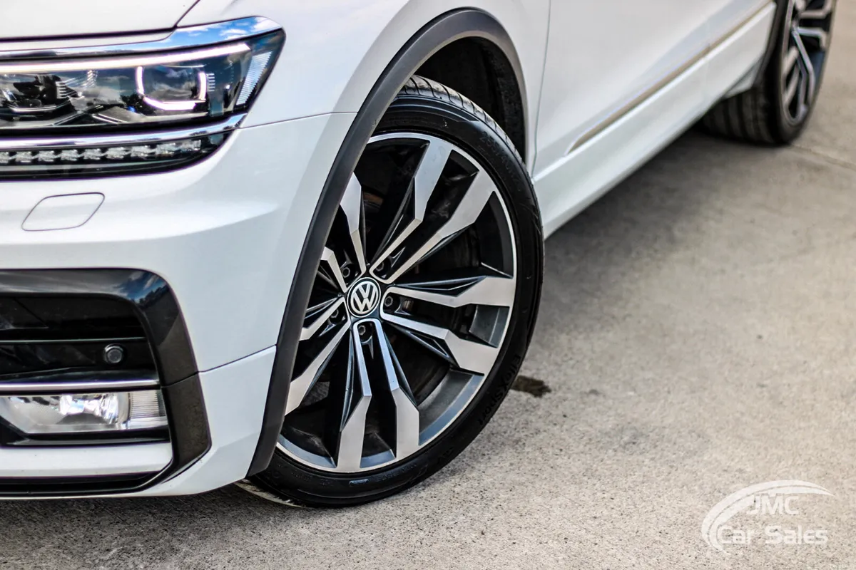 2017 VOLKSWAGEN TIGUAN R-LINE - Image 2