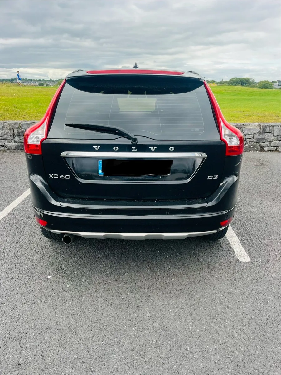 152 Volvo XC60 2L Diesel - Image 6
