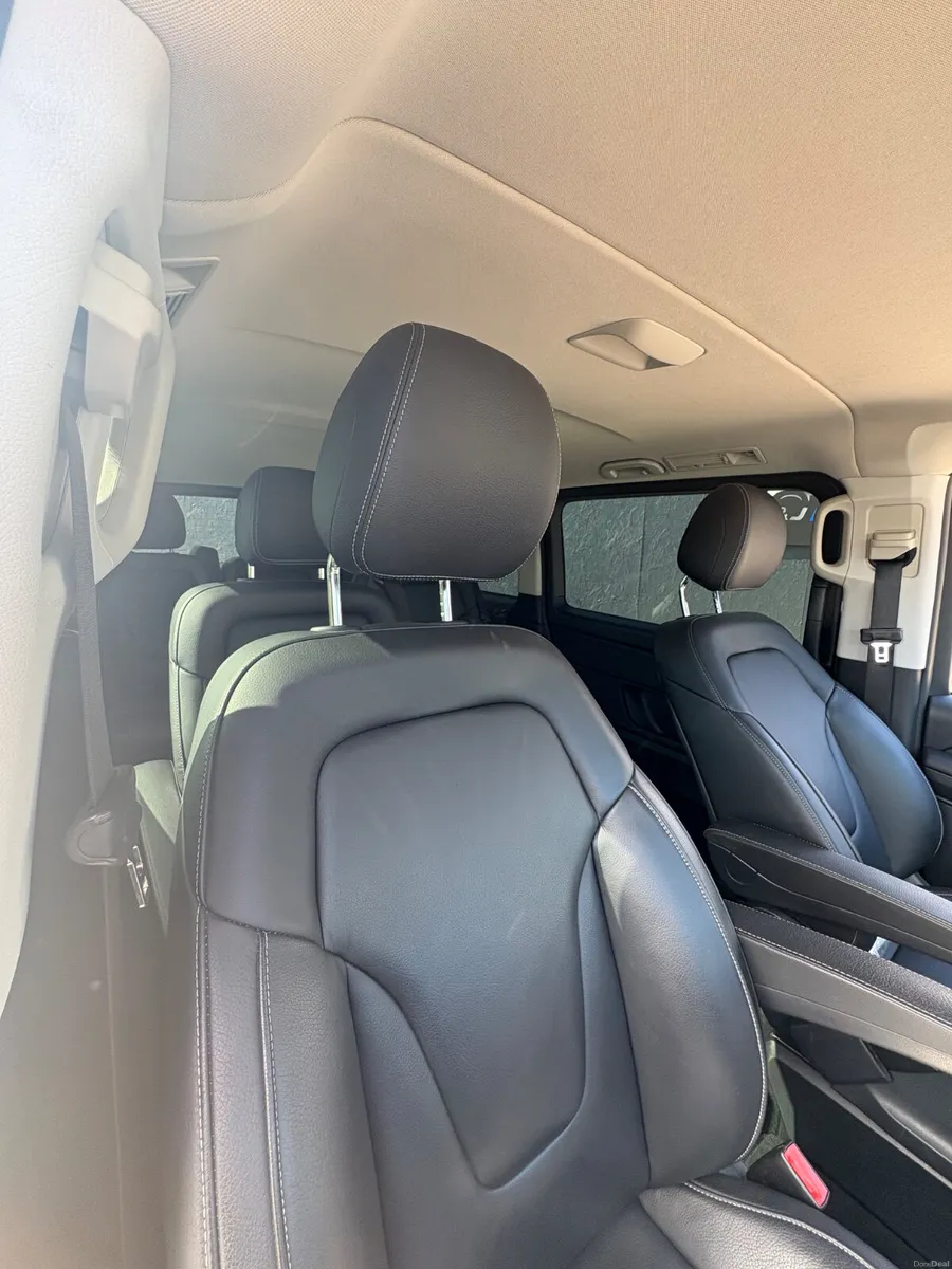 Mercedes V220 D 7 Seater Avantgarde Automatic - Image 5
