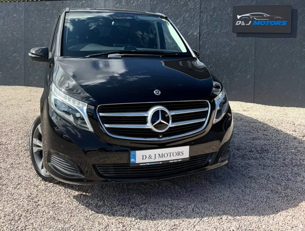 Mercedes V220 D 7 Seater Avantgarde Automatic - Image 2
