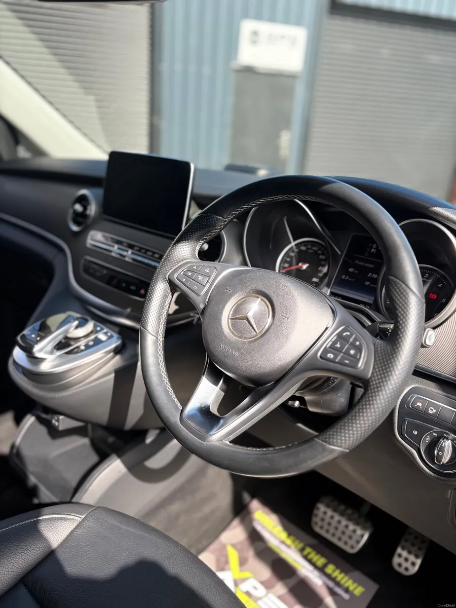 Mercedes V220 D 7 Seater Avantgarde Automatic - Image 6