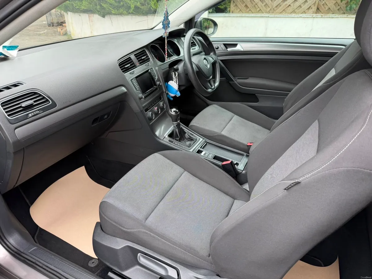 Volkswagen Golf - Image 4