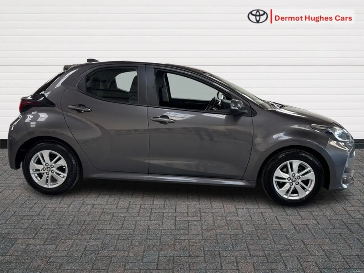 Toyota Yaris YARIS 1.0 LUNA - Image 3
