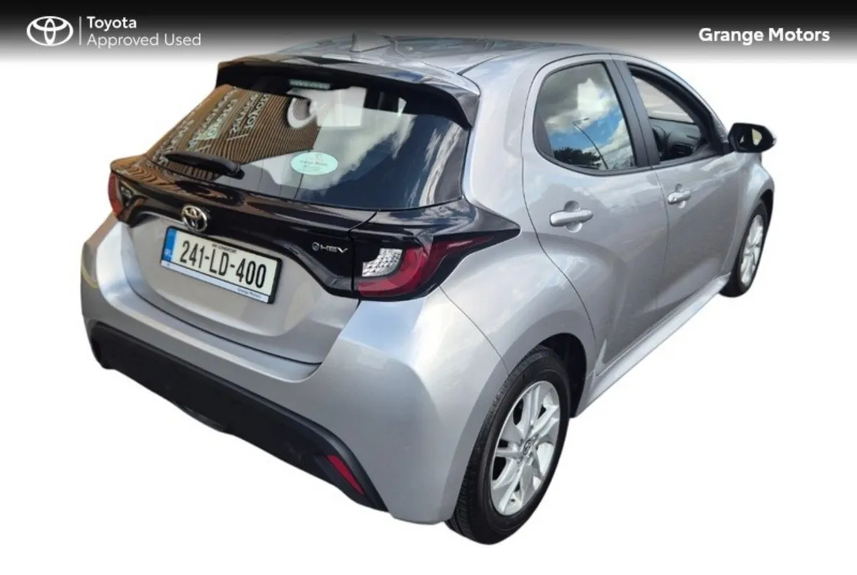 Toyota Yaris 1.5 HYBRID LUNA 5DR**LOW MILEAGE** - Image 2