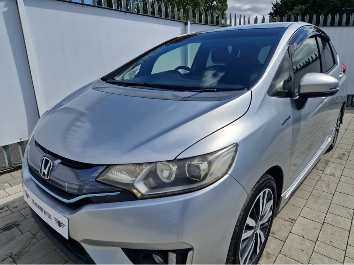 Honda Fit 1.5  PETROL HYBRID  AUTO - Image 5