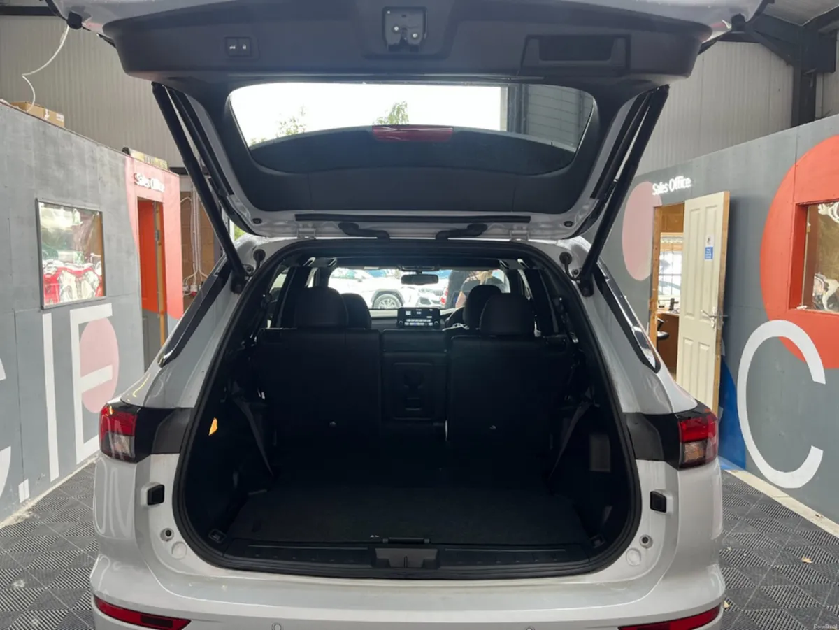 Mitsubishi Outlander 2024 MITSUBISHI OUTLANDER PHE - Image 6
