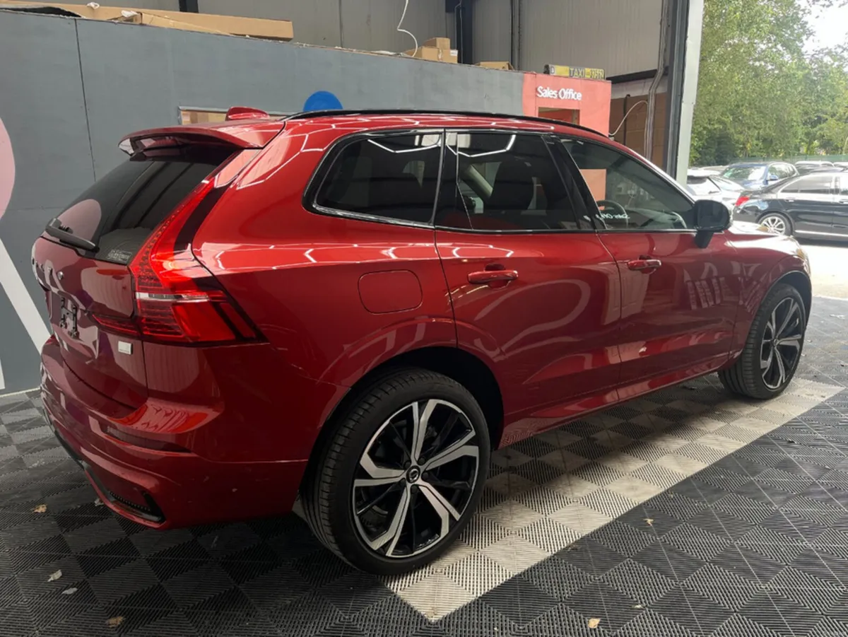 Volvo V60 2024 VOLVO X60C 4WD RECHARGE ULTIMATE T6 - Image 3