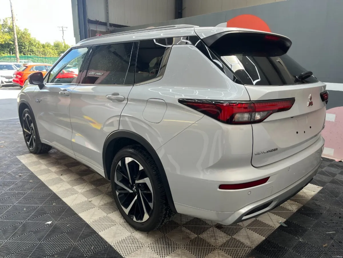 Mitsubishi Outlander 2023 MITSUBISHI OUTLANDER PHE - Image 5