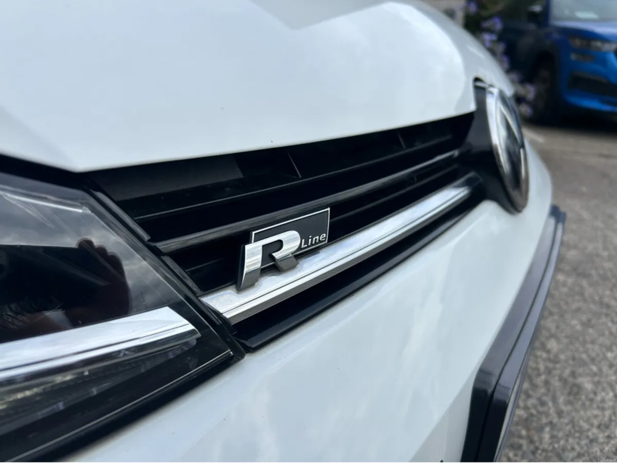 Volkswagen Golf **R-LINE STYLING** 1.0 TSI 110HP H - Image 2