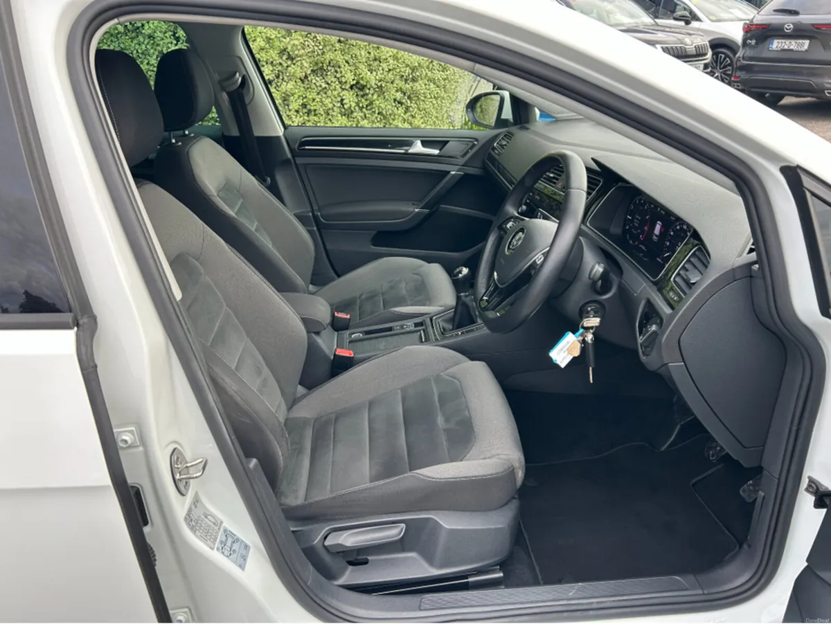 Volkswagen Golf **R-LINE STYLING** 1.0 TSI 110HP H - Image 5