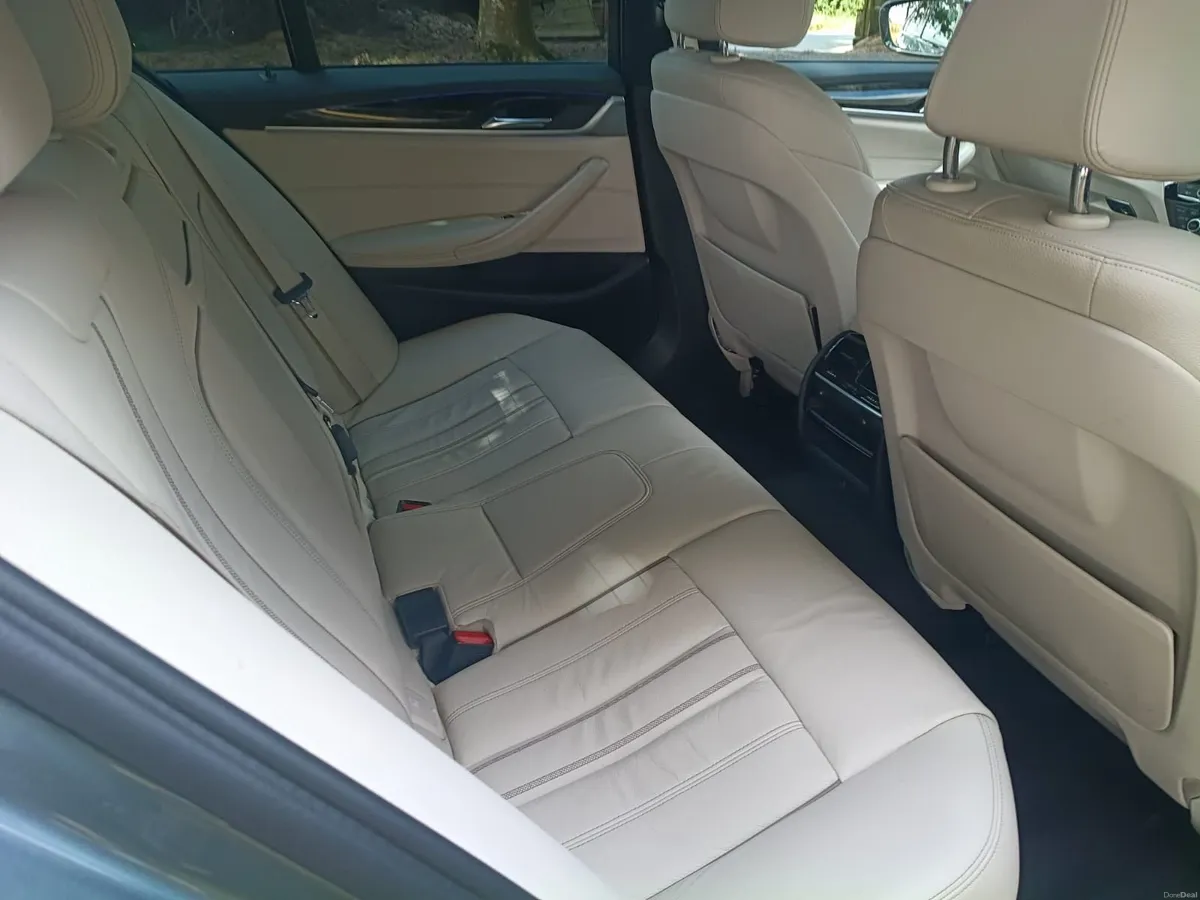BMW 5-Series 2017 - Image 2