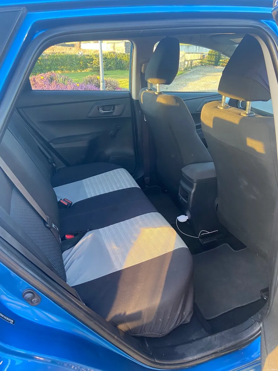 Toyota Auris Terra 1.3 Petrol 2014 - Image 3
