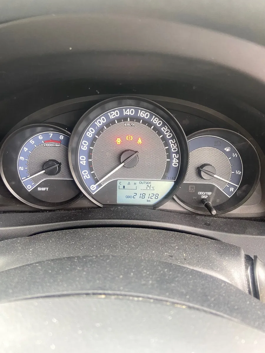 Toyota Auris Terra 1.3 Petrol 2014 - Image 6